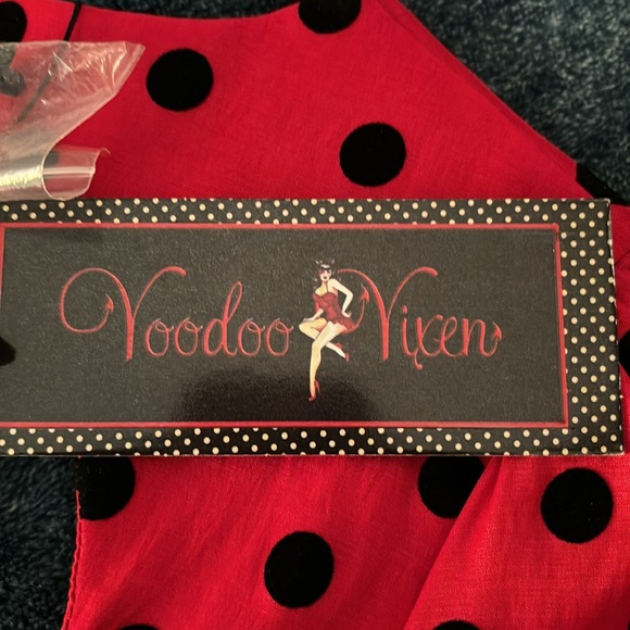 Red with black polka dots short sleeves with heart buttons dress. NWT sm woman’s - Picture 6 of 11